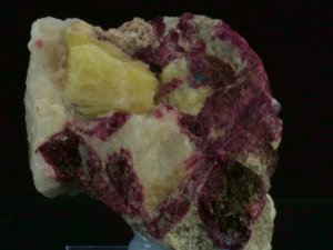 Rodizyt (ang. Rhodizite)