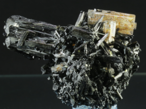 Goszenit-odm.berylu (ang. Goshenite)
