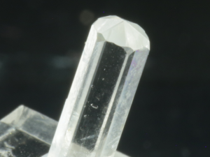 Fenakit (ang. Phenakite)