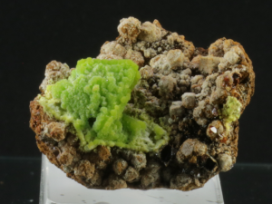 Fosfohedyfan, deskloizyt (ang. Phosphohedyphane)