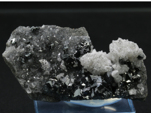 Tennantyt (ang. tennantite)