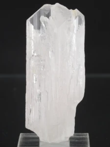 Danburyt (ang. Danburite)