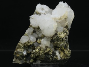 Kwarc, chalkopiryt, dolomit (ang. Quartz, chalcopyrite, dolomite)