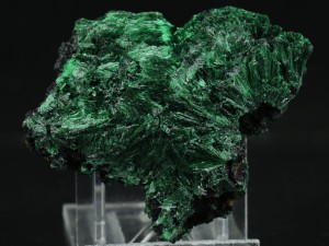 Malachit krytaliczny (ang. Malachite)