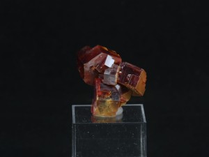 Wanadynit (ang. Vanadinite)