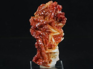 Wanadynit (ang. Vanadinite)