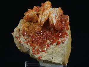 Wanadynit (ang. Vanadinite)