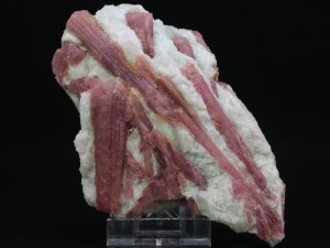 Rubelit (ang. Rubelite)