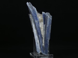 Cyanit (ang. Cyanite)