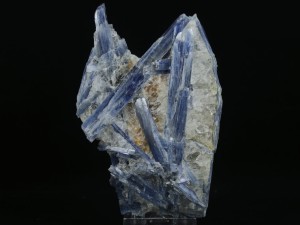 Cyanit (ang. Cyanite)