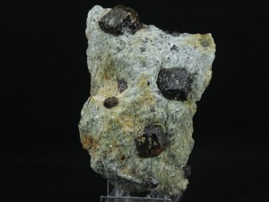 Granat Almandyn (ang. Almandine)