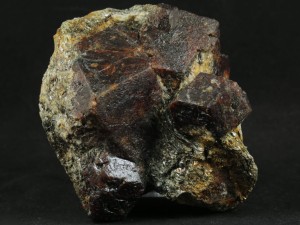 Granat Almandyn (ang. Almandine garnet)