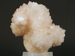 Kwarc różowy ( ang. Quartz)