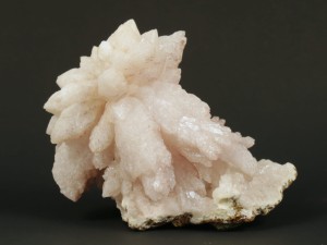 Kwarc różowy ( ang. Quartz)