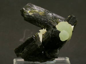 Prehnit (ang. Prehnite)