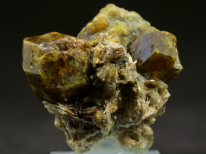 Granat Grossular (ang. Grossular)