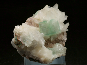 Apofyllit (ang. Apophyllit)