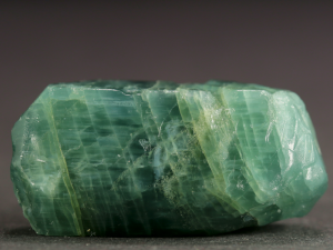 Apatyt (ang. Apatite)