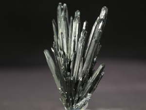 Antymonit (ang. Antymonite)