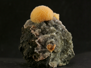 Thomsonit, mesolit (ang. Thomsonite, Mesolite)