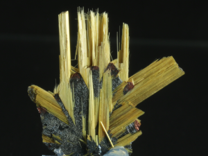 Rutyl (ang. Rutile)