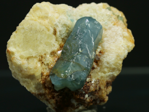 Apatyt (ang. Apatite)
