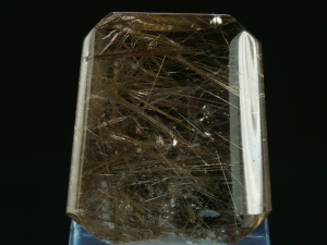 Rutyl w kwarcu (ang. Rutile)