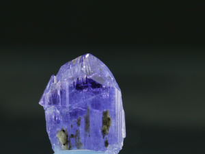 Tanzanit odmiana Zoisyt (ang. Tanzanite )