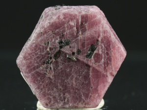 Korund  -rubin (ang. Corundum)