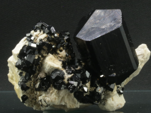 Turmalin (ang. Tourmaline)