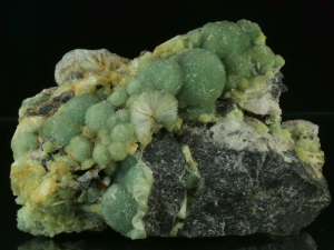 Wavellit (ang. Wavellite)