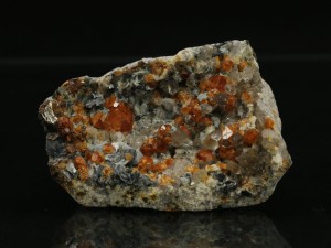 Spessartyn (granat) (ang. Spessartine)